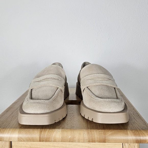 Dolce Vida Elias Flats in Dune Suede Size 6 Excellent Condition Fall Loafers - Picture 2 of 10